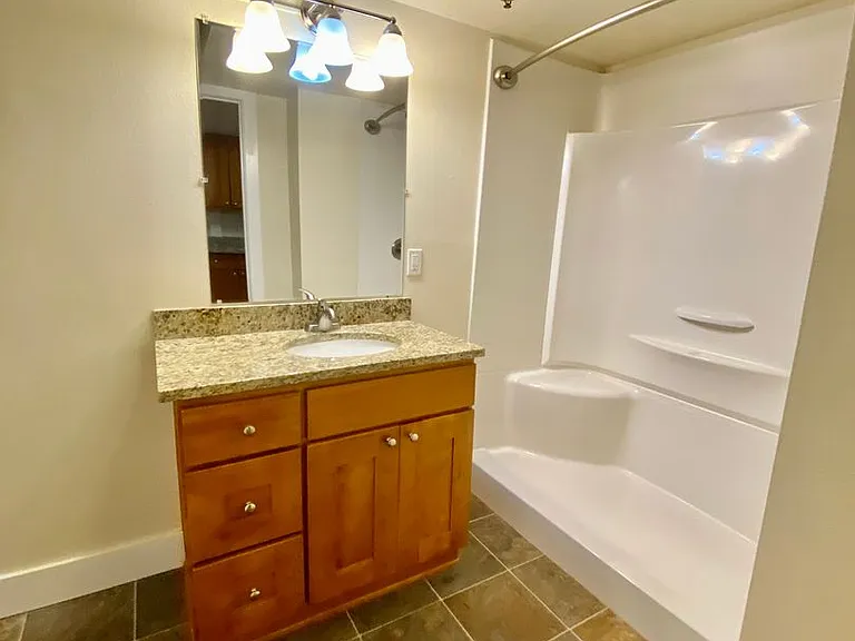 Tuscany Apartments — Photo 43