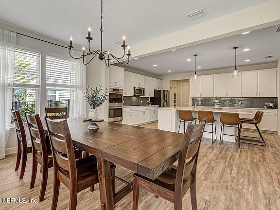3rd image of 231 PALISADE Drive