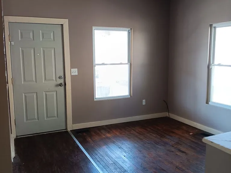 505 Rentschler St — Photo 8
