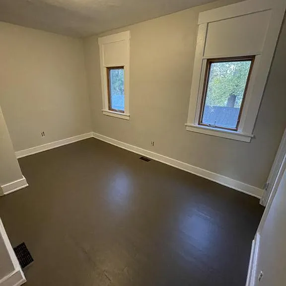 221 N Cherry St — Photo 8