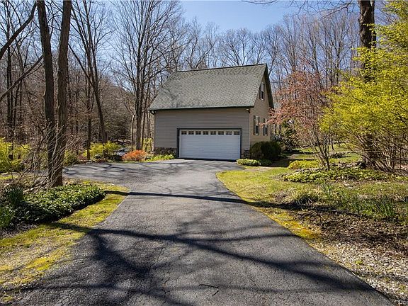 5th image of 231 Minisink Tpke