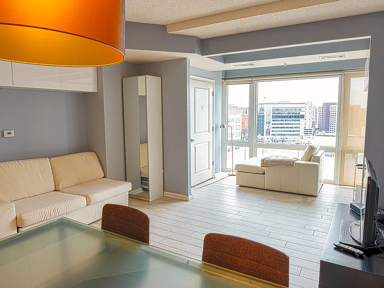 930 Wayne Ave #1307 — Photo 2