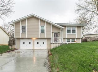 10105 N McGee Ct, Kansas City, MO 64155