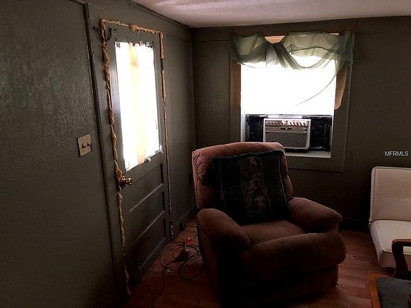 4th image of 4630 S Sanford Ave