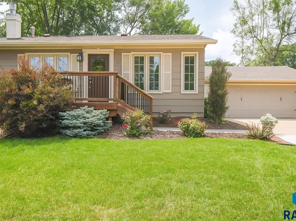 409 Grand Ave, Harrisburg, SD 57032