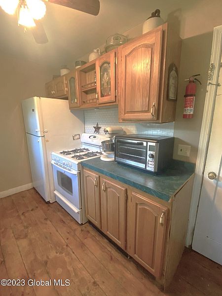 4th image of 791 Vineyard Road
