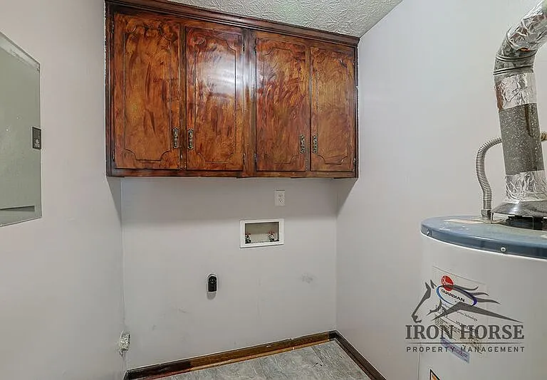 229 N Burson Ave #A — Photo 16
