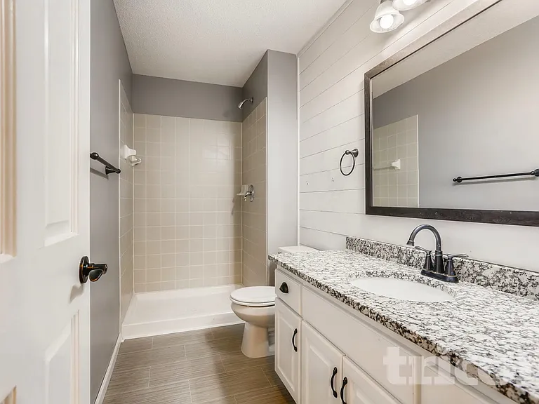 1259 Irvine Dr — Photo 7