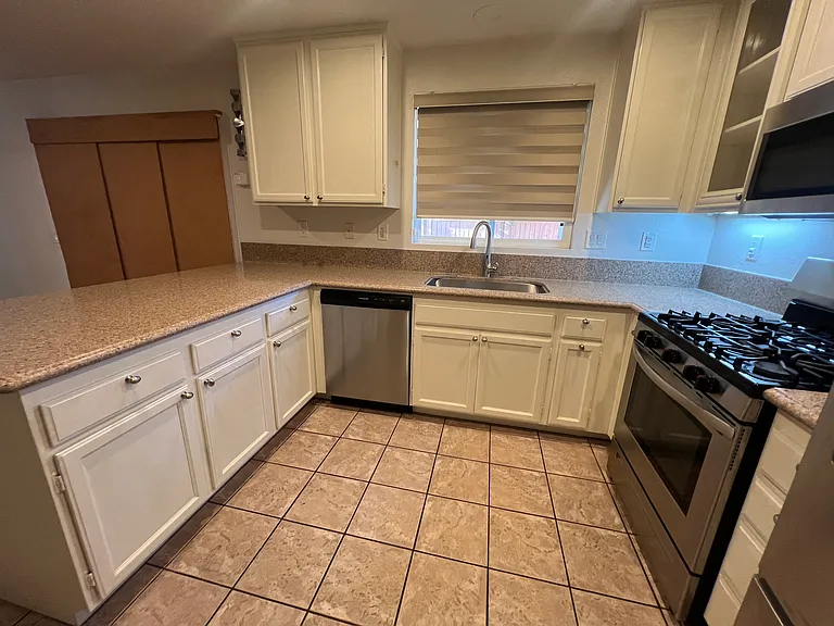 5944 Vista Santa Catarina — Photo 18