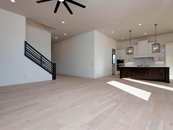 4th image of 6006 S Holland Avenue