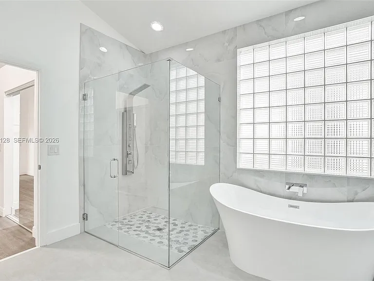 6931 NW 34th St — Photo 30