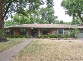 2406 Clayton Ln, Wichita Falls, TX 76308