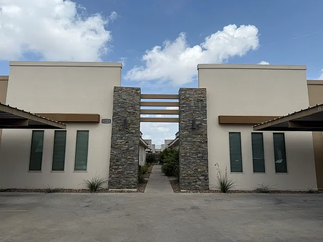2811 Javalina Avenue - 1 — Photo 2