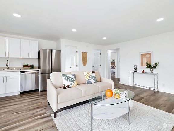 4th image of 15215 8th Avenue NE