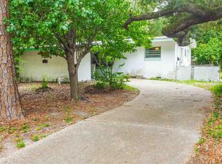 306 Washington Ave, Gulf Breeze, FL 32561