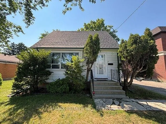 21 Aura Lea Blvd — Photo 2