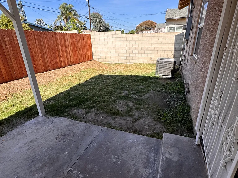 764 W Flora St — Photo 15