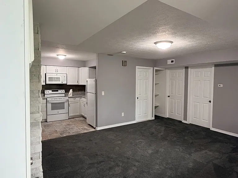 176 W Columbia Ave #4 — Photo 3