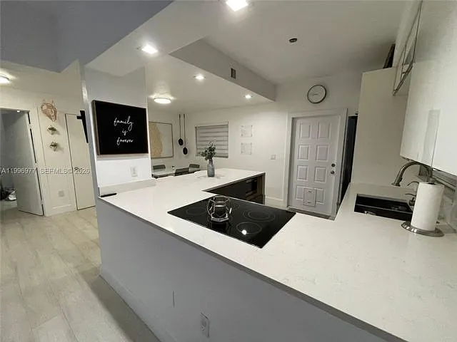 325 NW 19th Ln — Photo 6
