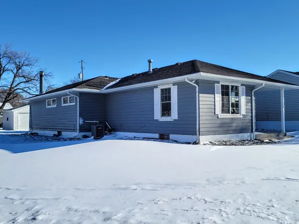 2021 14th Ave, Kearney, NE 68845