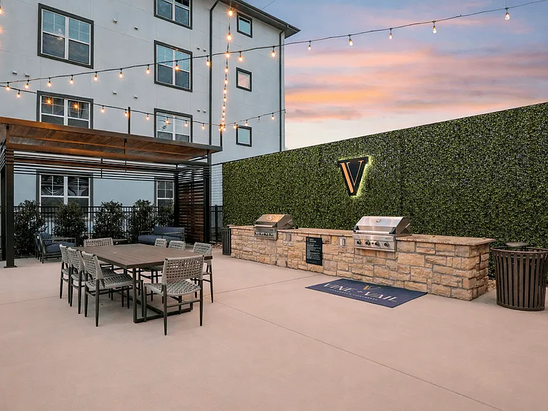 Vine + Vail Townhomes and Apartments — Photo 27