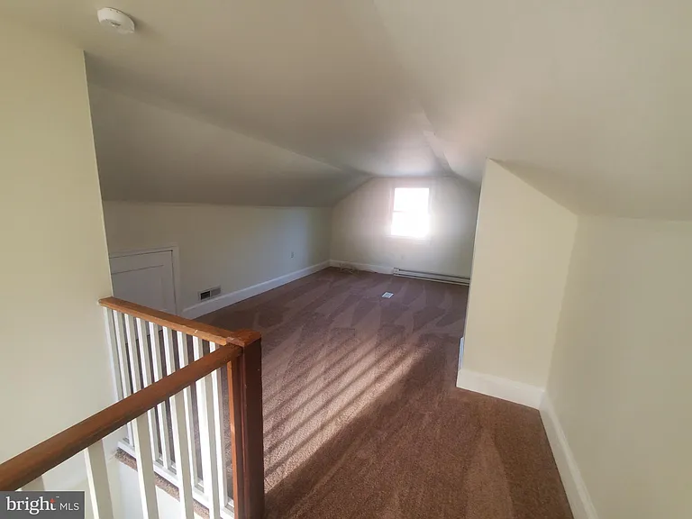 73 Upland Ave — Photo 27
