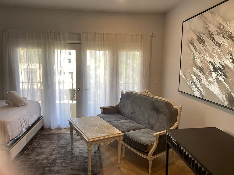 435 Arnaz Dr #201 — Photo 31