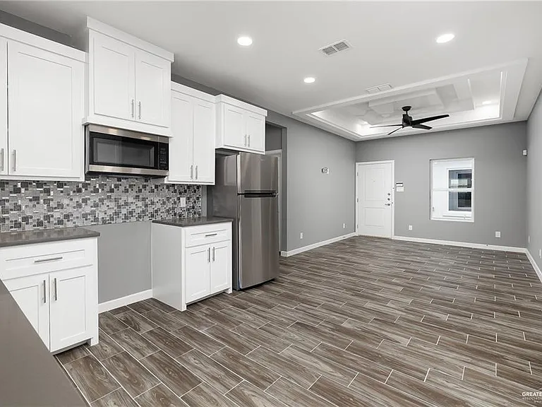 428 E Acacia St #4 — Photo 7