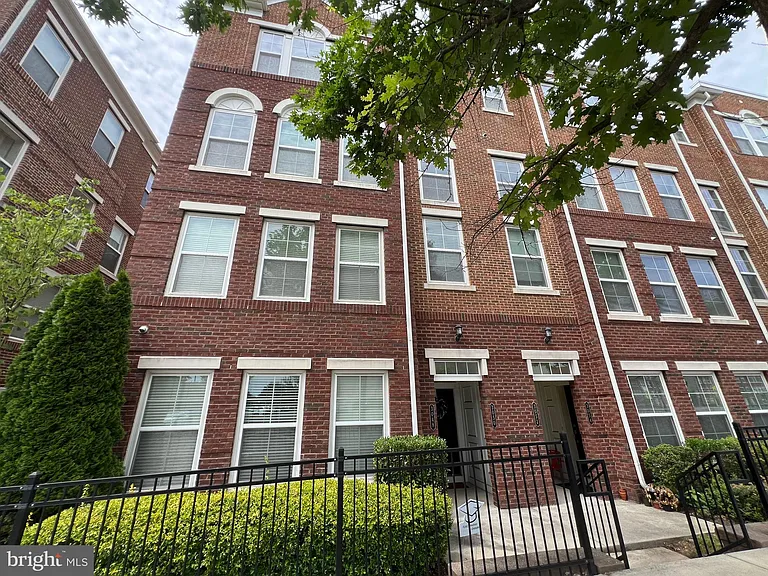 3048 Rittenhouse Cir — Photo 1