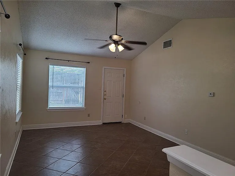 12405 Alderbrook Dr #B — Photo 4