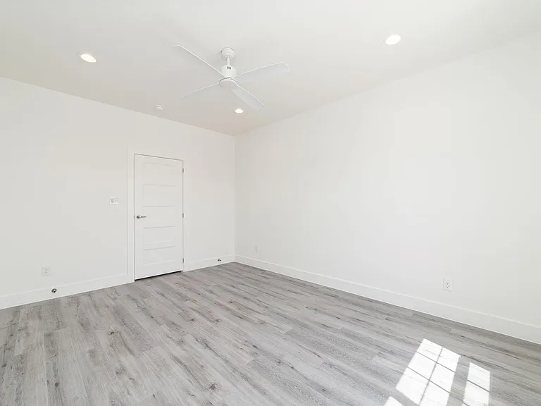 11924 N Hoa Sen Cir — Photo 10