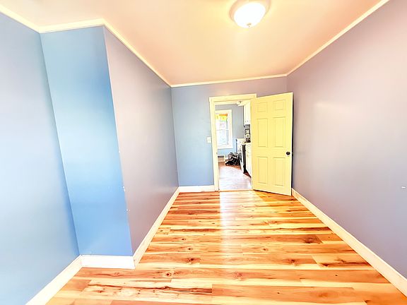5th image of 7 West Ln #3