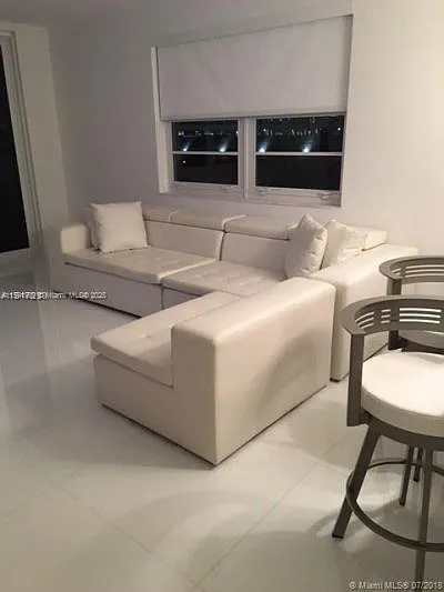 2 bed, 2.0 bath, 1190 sqft, $4,500 — Photo 4