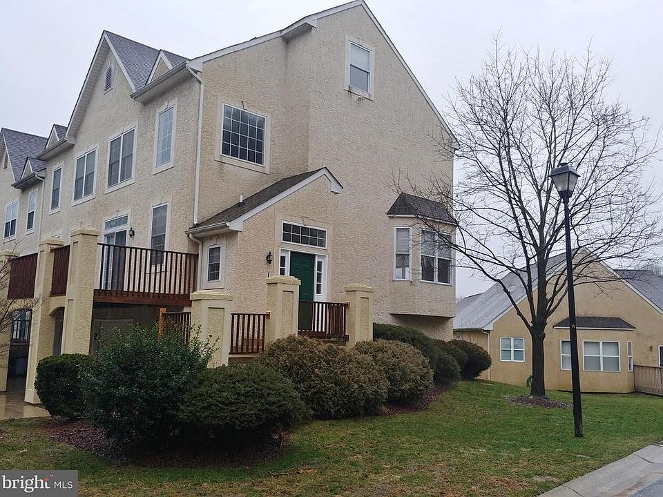 1st image of 14 Thomas Ln N