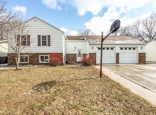 634 Appletree Ln, Moorhead, MN 56560