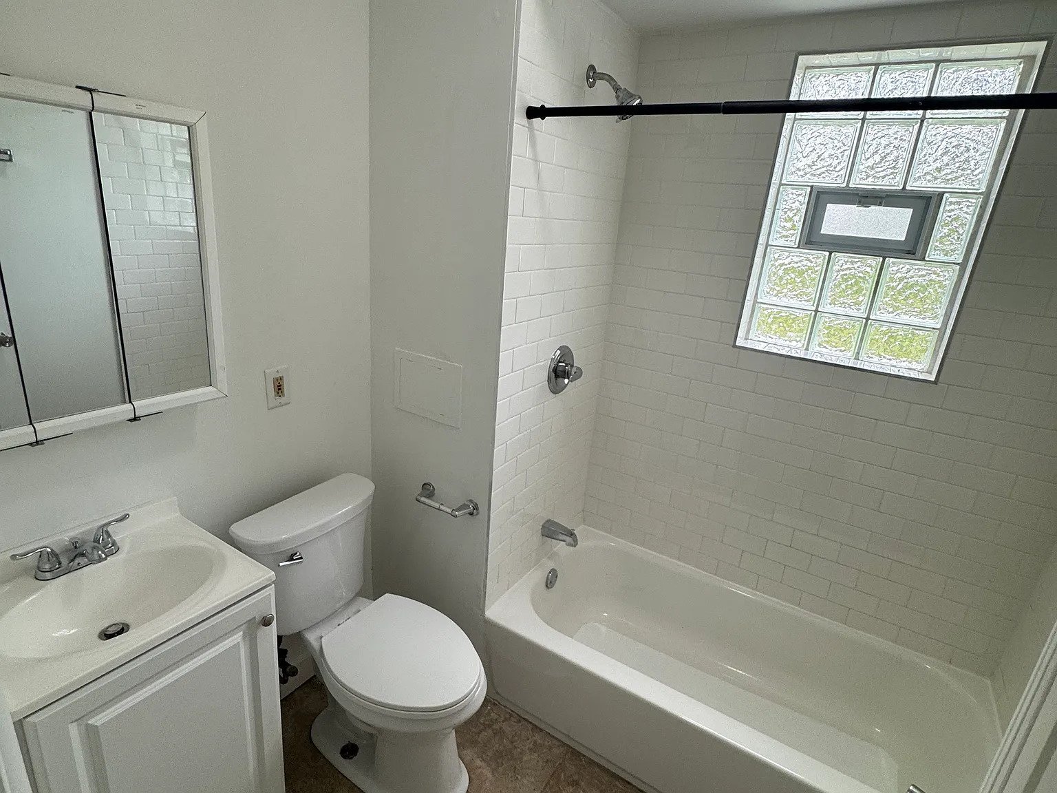 2538 Schrage Ave — Photo 2