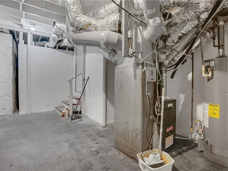 1982 Rena Cir SW — Photo 29