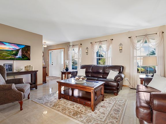 3rd image of 8105 Parkside Dr