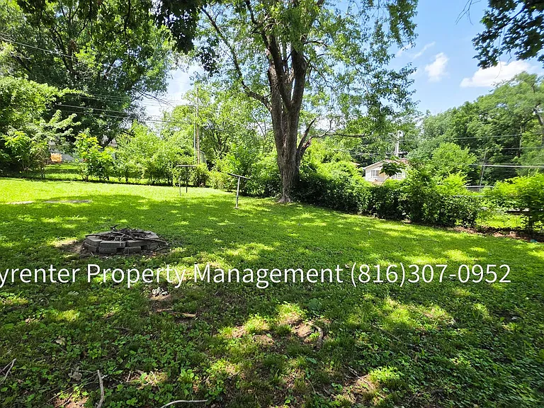 802 S Logan Ave — Photo 16
