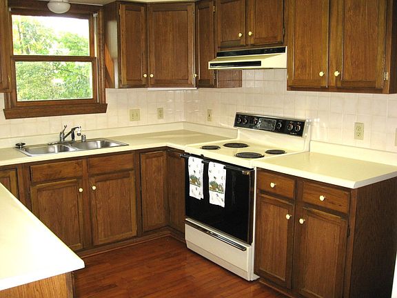 Ample Cabinets in Kitchen
