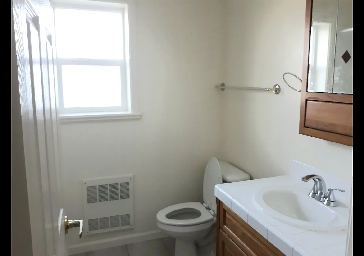 1 bed, 1.5 bath, 1040 sqft, $2,600 — Photo 3