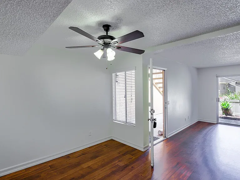 Peppertree Apartments — Photo 70