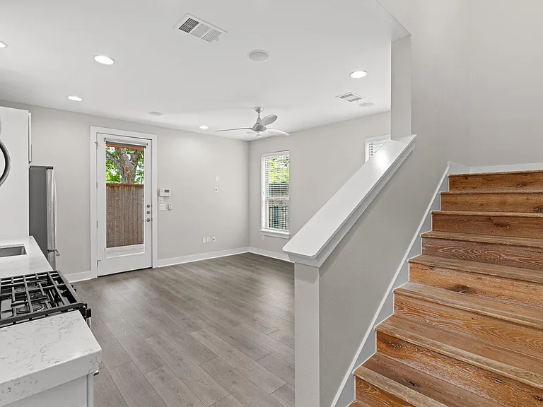 3010 E 18th 1/2 St #B — Photo 14