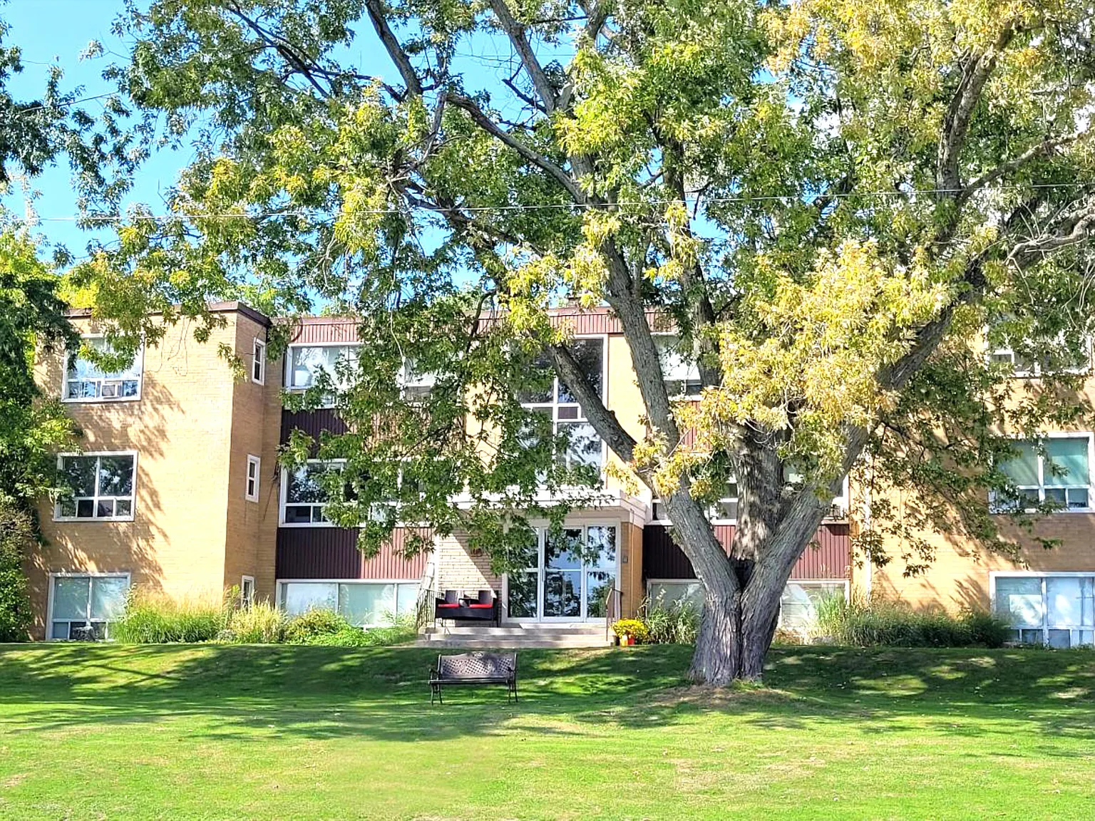 Kempenfelt Lakeside — Photo 2