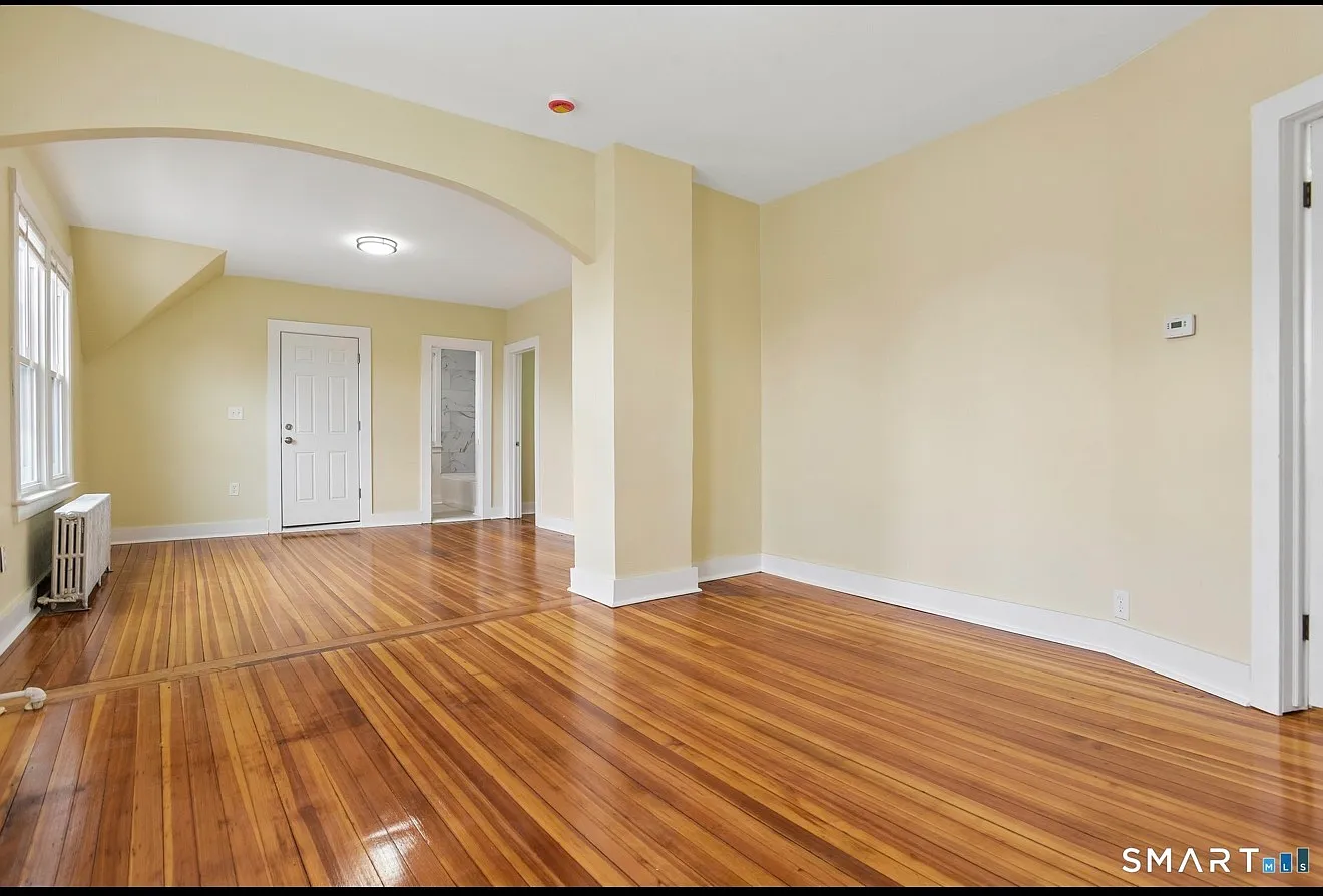 3 bed, 700 sqft, $1,875 — Photo 1