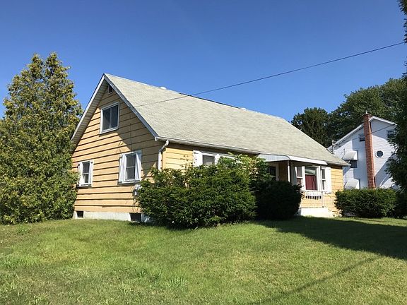 3rd image of 13 Hillside Dr