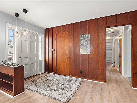 4th image of 1213 Campbell St
