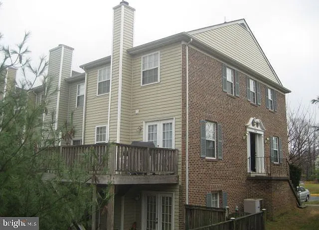 7925 Gunston Woods Pl — Photo 2