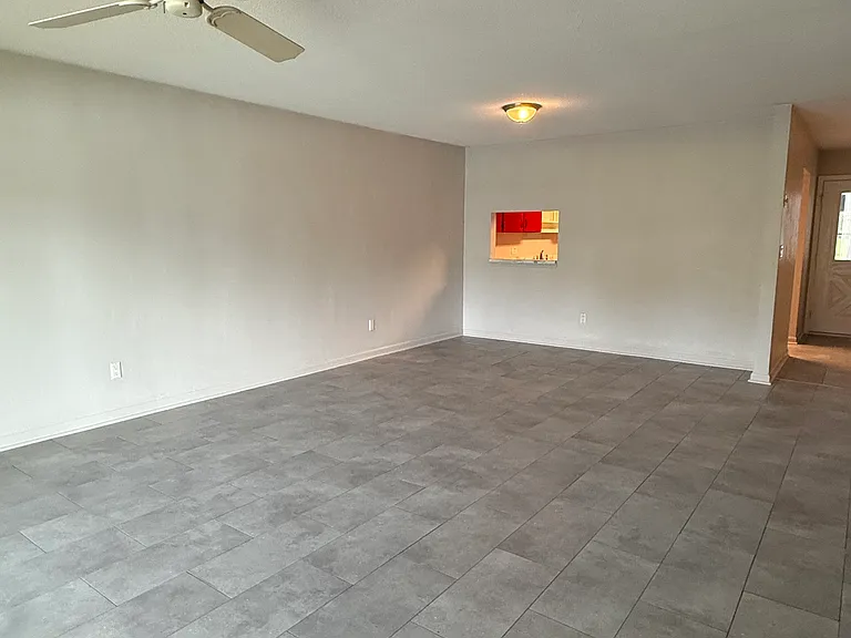 84 Lake Fairgreen Cir — Photo 8
