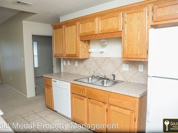 5th image of 215 Janelle Dr APT A
